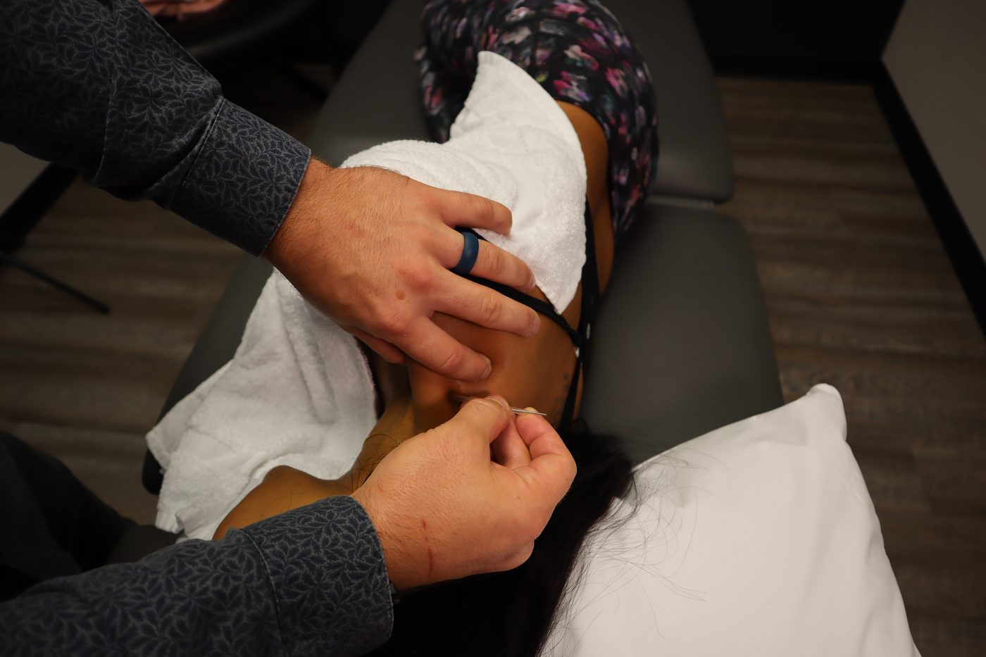 Ultrasound-guided dry needling at the neck